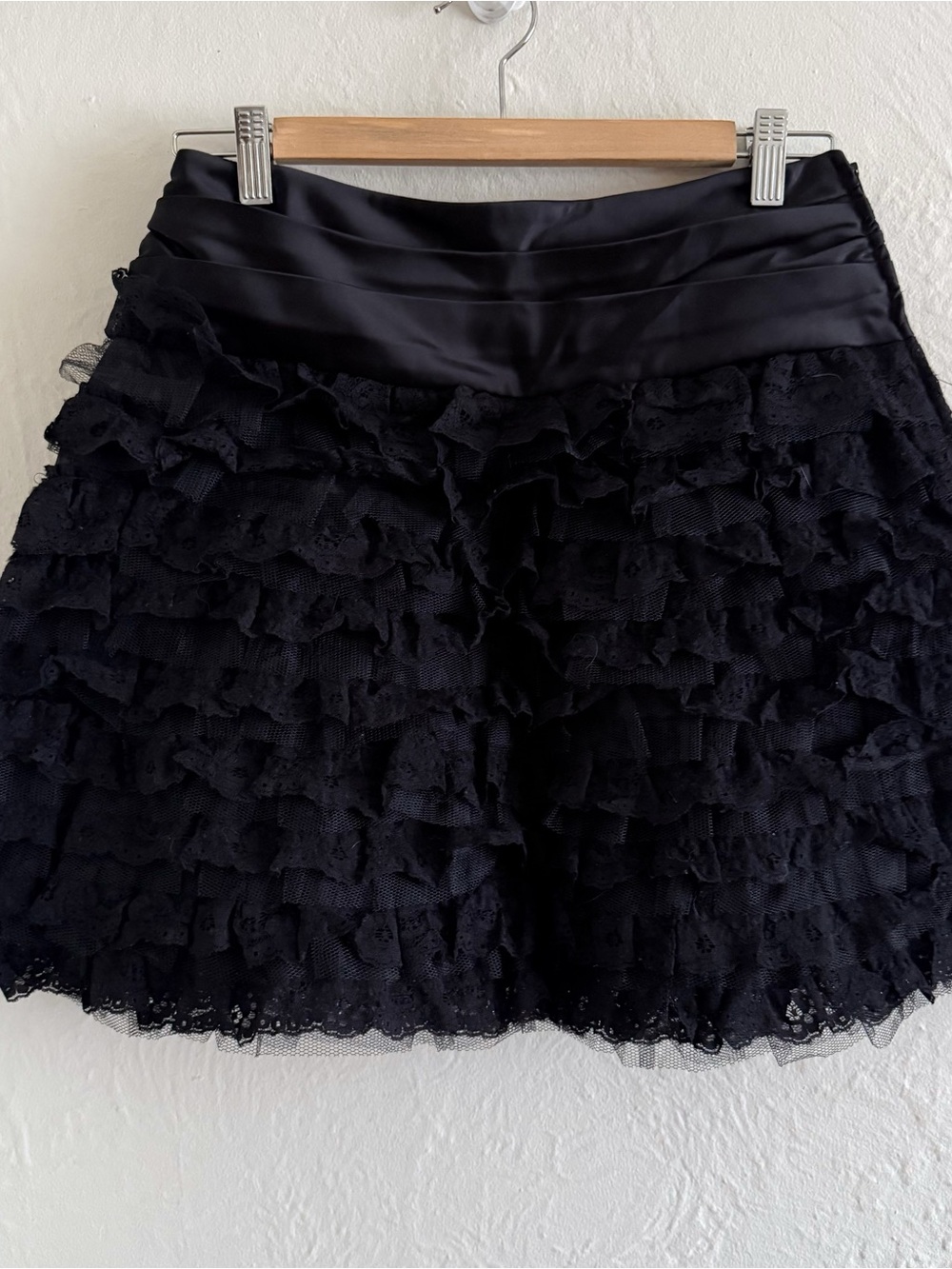 Vintage Betsey Johnson Black Ruffle Lace Mini Skirt Size 6